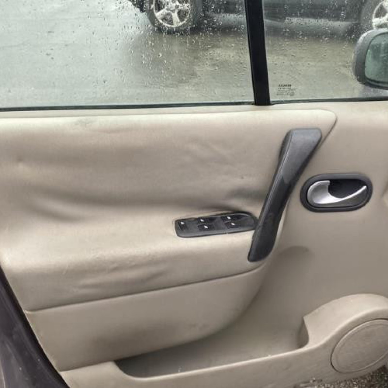 Boite a gants RENAULT SCENIC 2 Photo n°17