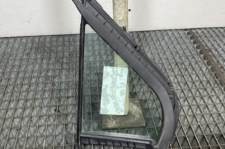 Custode avant gauche (porte) TOYOTA YARIS 3