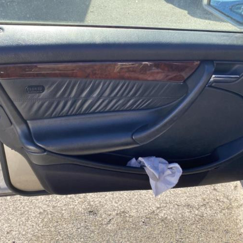 Porte arriere gauche MERCEDES CLASSE C 202 Photo n°19