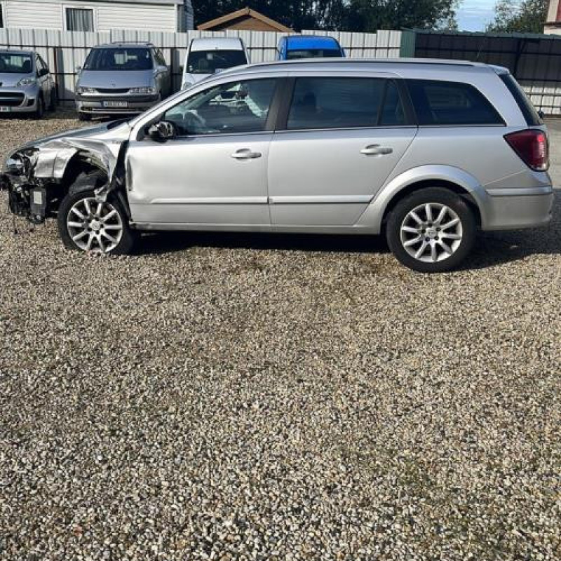 Moteur OPEL ASTRA H Photo n°4