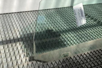 Vitre avant gauche VOLKSWAGEN GOLF 5
