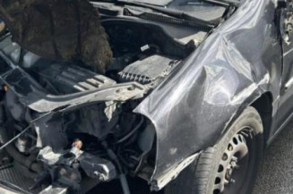 Vitre avant gauche VOLKSWAGEN GOLF 5