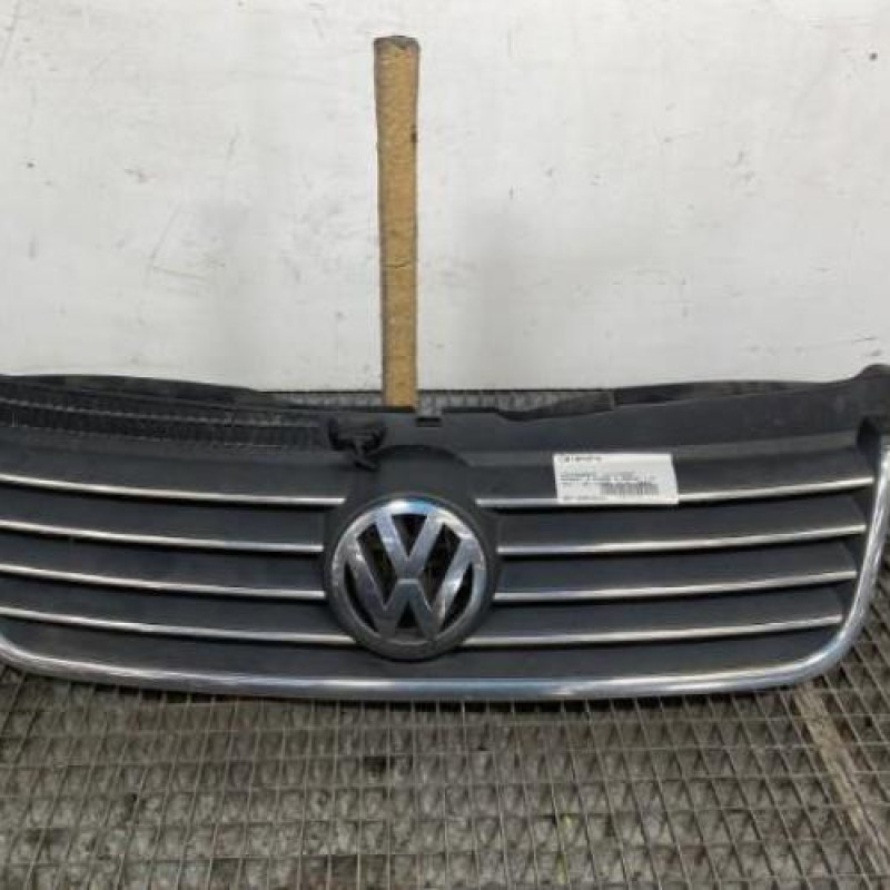 Calandre VOLKSWAGEN PASSAT 4 Photo n°1