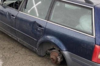 Calandre VOLKSWAGEN PASSAT 4