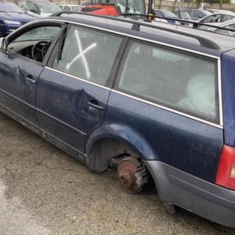 Calandre VOLKSWAGEN PASSAT 4 Photo n°7