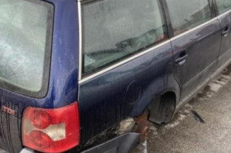 Calandre VOLKSWAGEN PASSAT 4