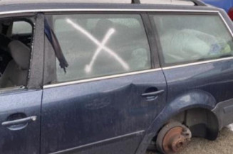 Calandre VOLKSWAGEN PASSAT 4