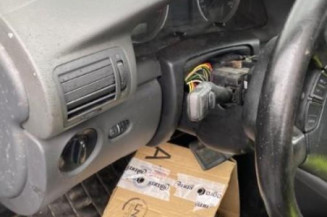 Calandre VOLKSWAGEN PASSAT 4