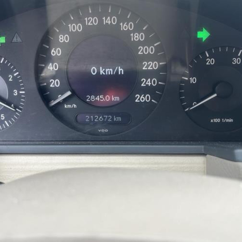 Capot MERCEDES CLASSE E 211 Photo n°18