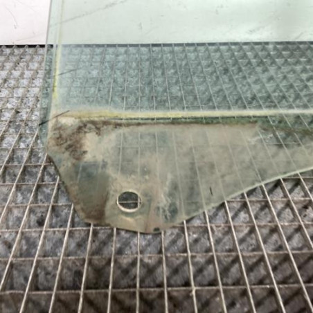 Vitre avant gauche AUDI A6 2