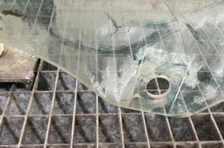 Vitre avant gauche AUDI A6 2