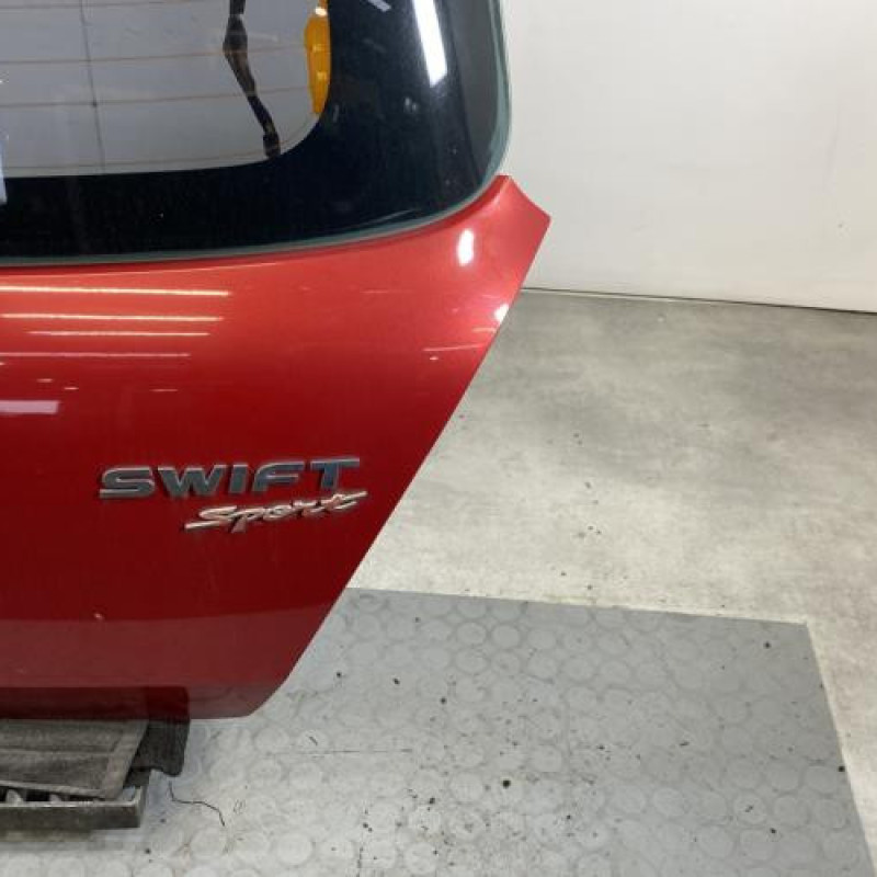 Malle/Hayon arriere SUZUKI SWIFT 3 Photo n°4