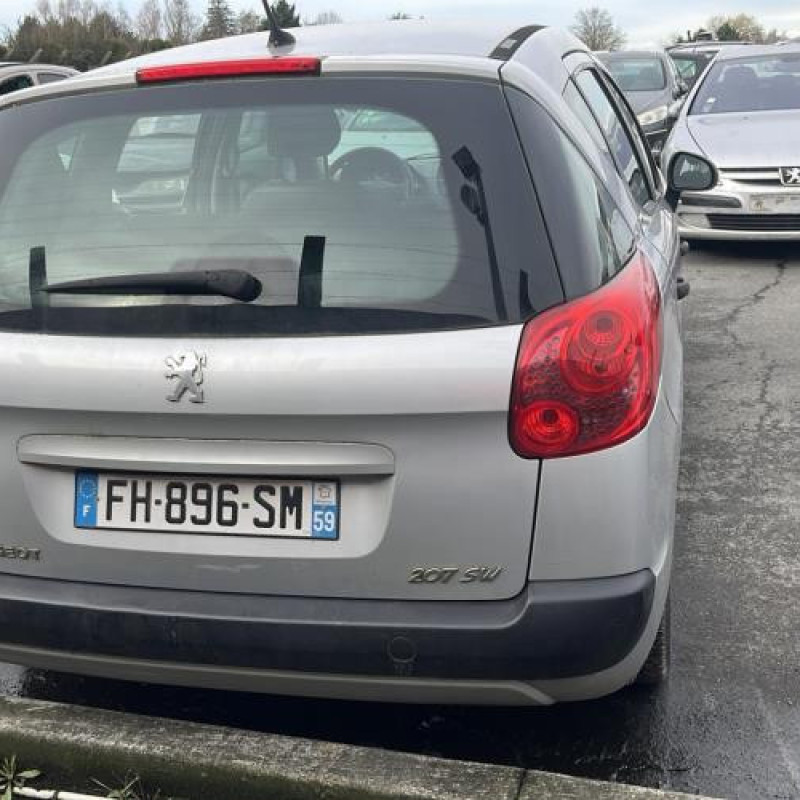Vitre avant droit PEUGEOT 207 Photo n°10