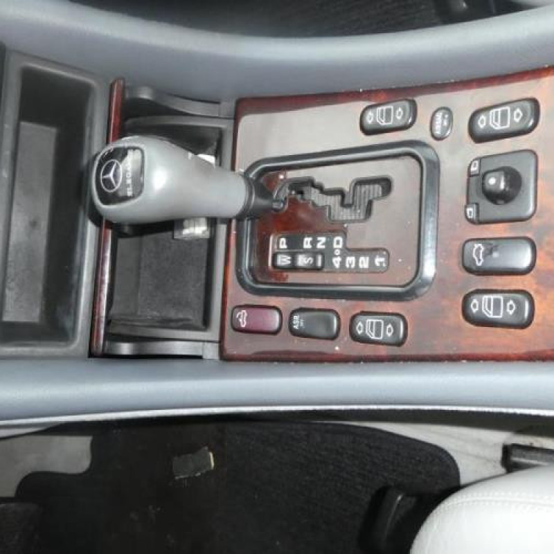 Retroviseur droit MERCEDES CLASSE CLK 208 Photo n°17