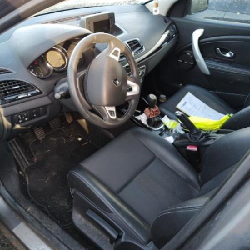 Trappe d'essence RENAULT MEGANE 3 Photo n°9