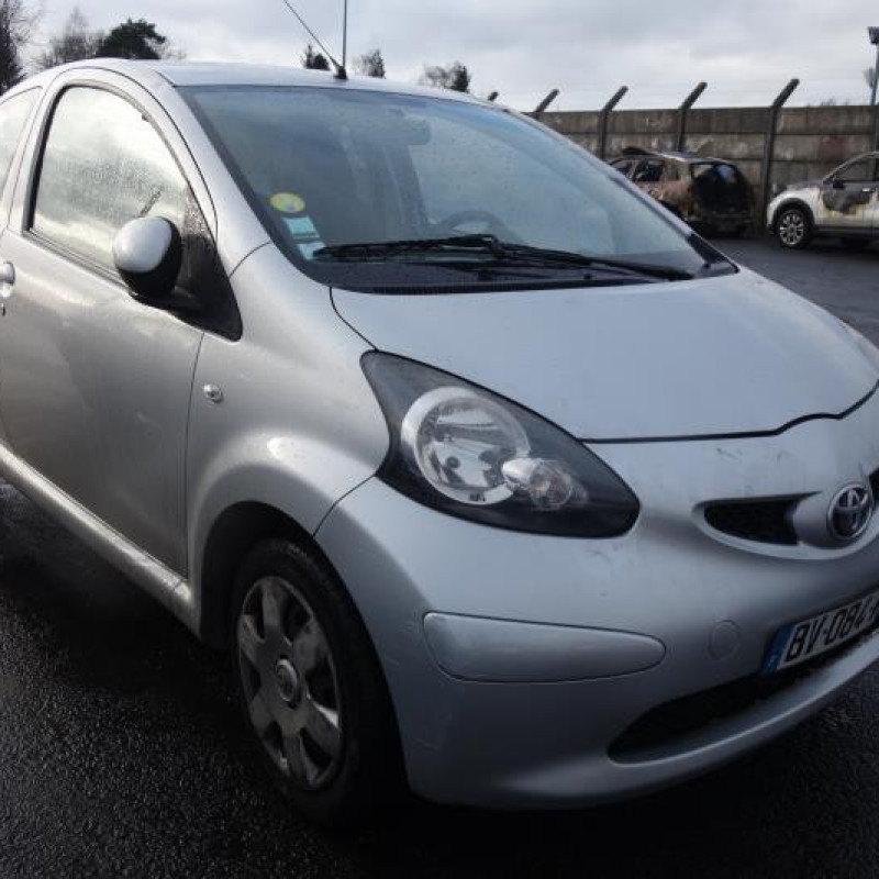 Renfort pare choc arriere (traverse) TOYOTA AYGO 1 Photo n°8