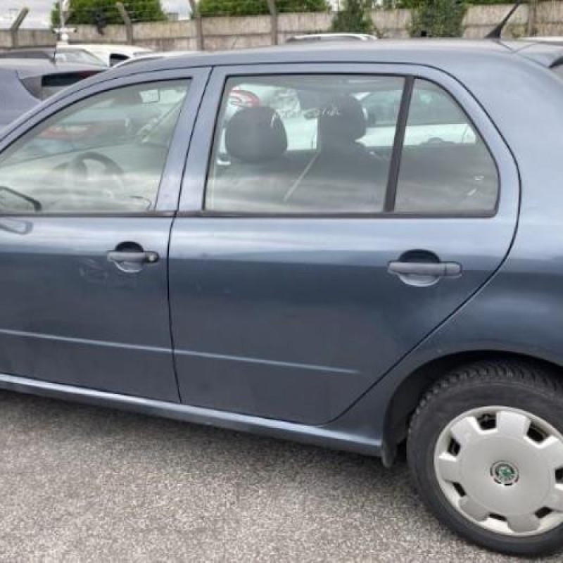 Feu arriere principal gauche (feux) SKODA FABIA 1 Photo n°10