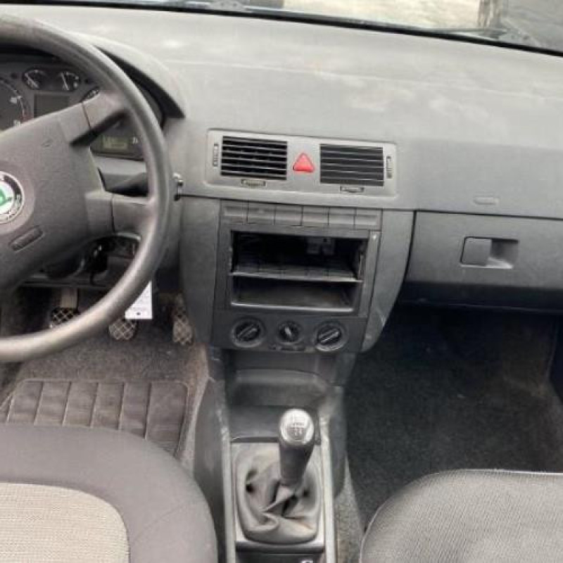 Feu arriere principal gauche (feux) SKODA FABIA 1 Photo n°15