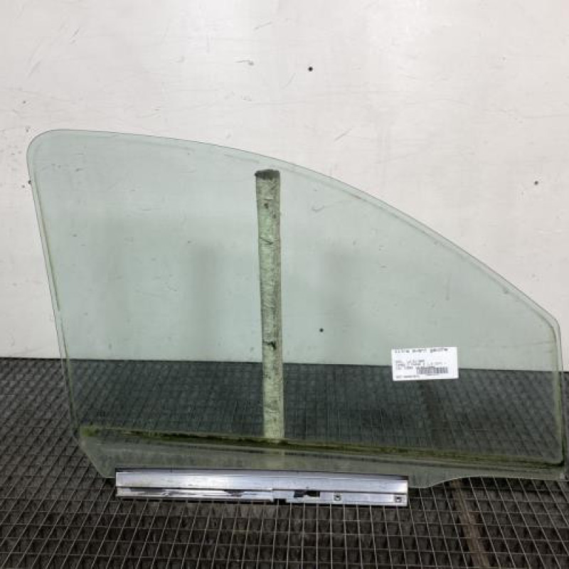 Vitre avant gauche OPEL COMBO C Photo n°4