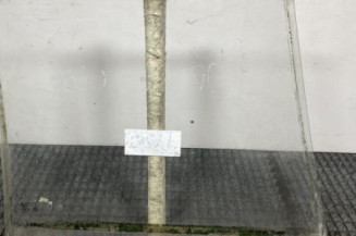 Vitre arriere gauche RENAULT R19