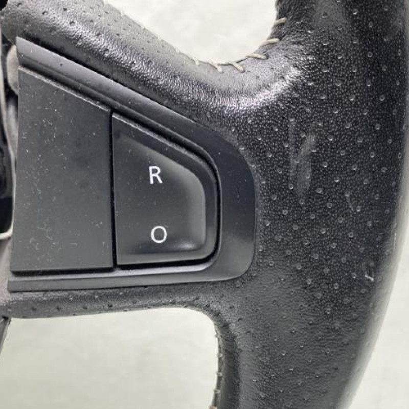 Volant RENAULT GRAND SCENIC 3 Photo n°4