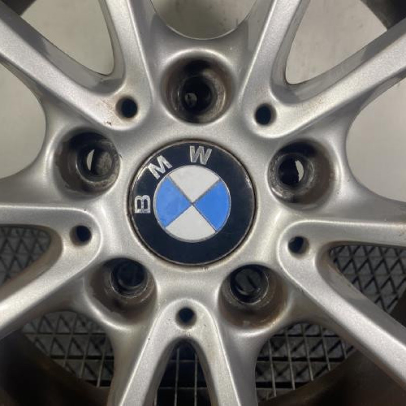 Jante BMW SERIE 1 E87 Photo n°2
