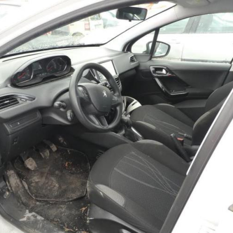Vitre avant gauche PEUGEOT 208 1 Photo n°19