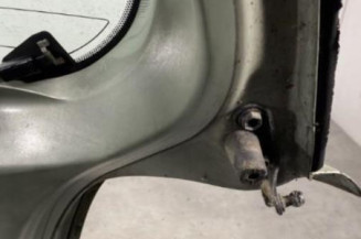 Malle/Hayon arriere TOYOTA YARIS 1