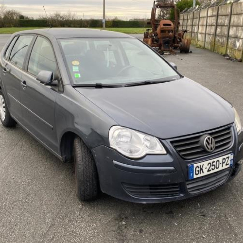 Malle/Hayon arriere VOLKSWAGEN POLO 4 Photo n°14