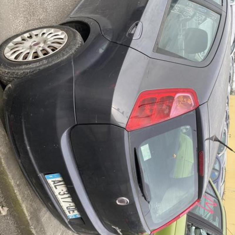 Retroviseur gauche FIAT GRANDE PUNTO Photo n°17