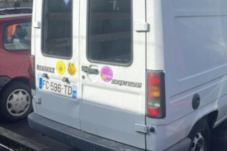 Pare choc avant RENAULT EXPRESS
