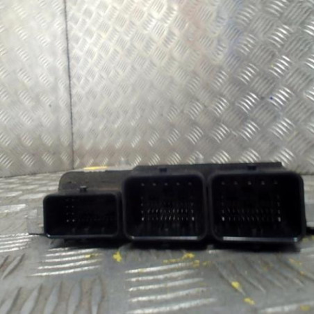 Calculateur moteur PEUGEOT 3008 1