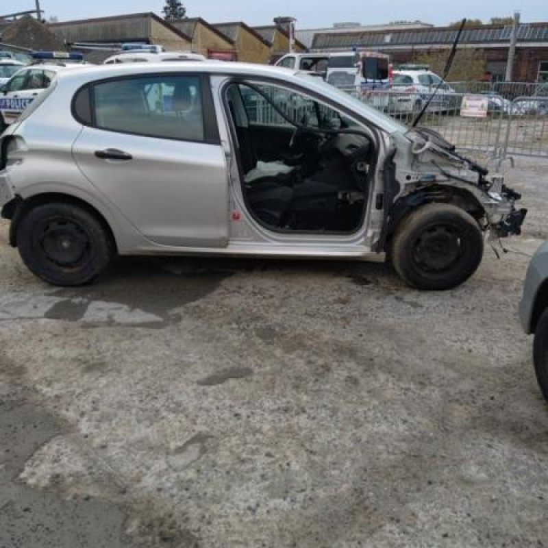 Calculateur PEUGEOT 208 1 Photo n°4