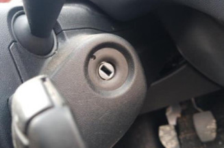 Calculateur moteur PEUGEOT 208 1