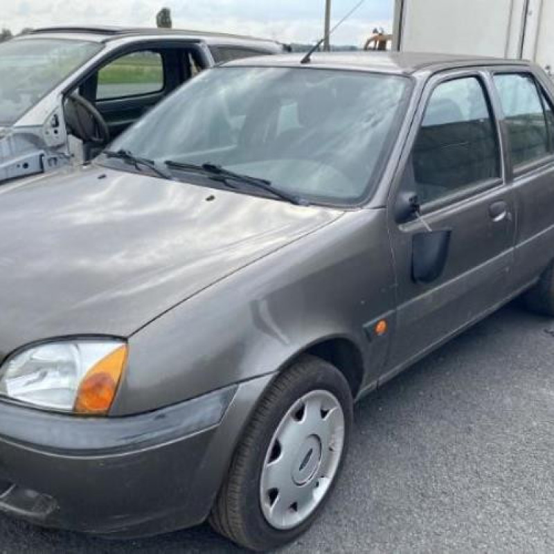 Pare choc avant FORD FIESTA 4 Photo n°7