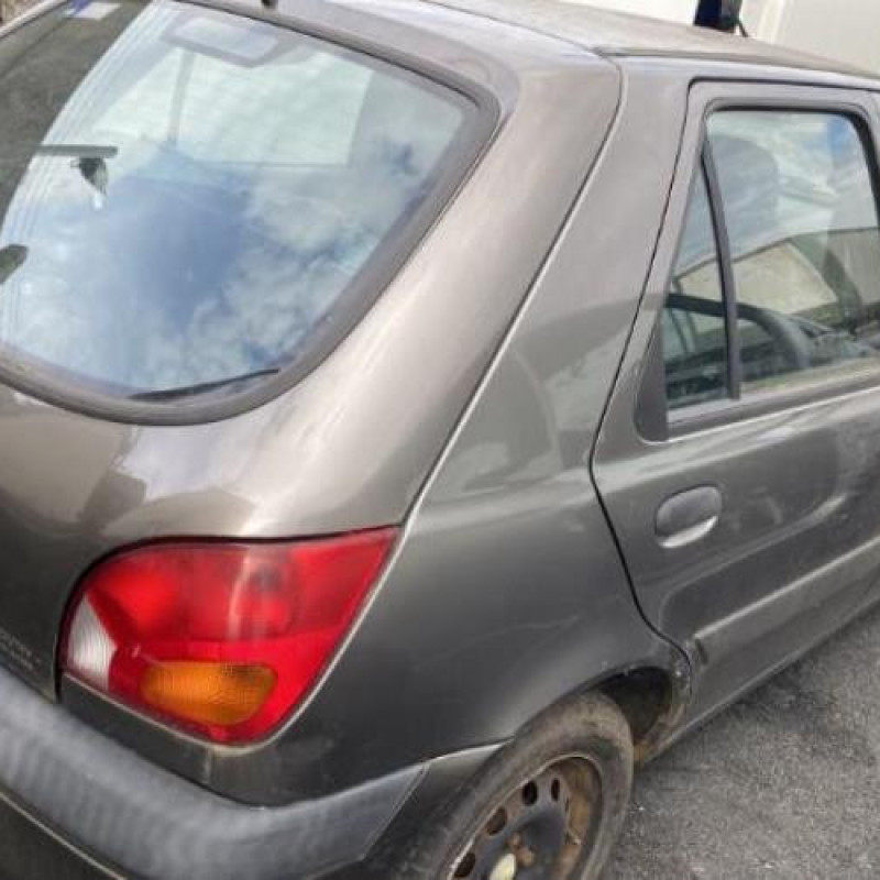 Pare choc avant FORD FIESTA 4 Photo n°10