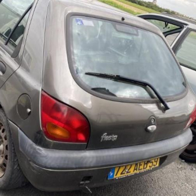 Pare choc avant FORD FIESTA 4 Photo n°11