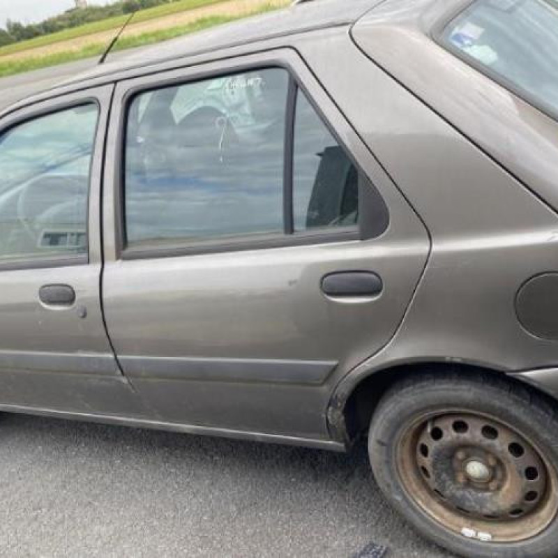 Pare choc avant FORD FIESTA 4 Photo n°12