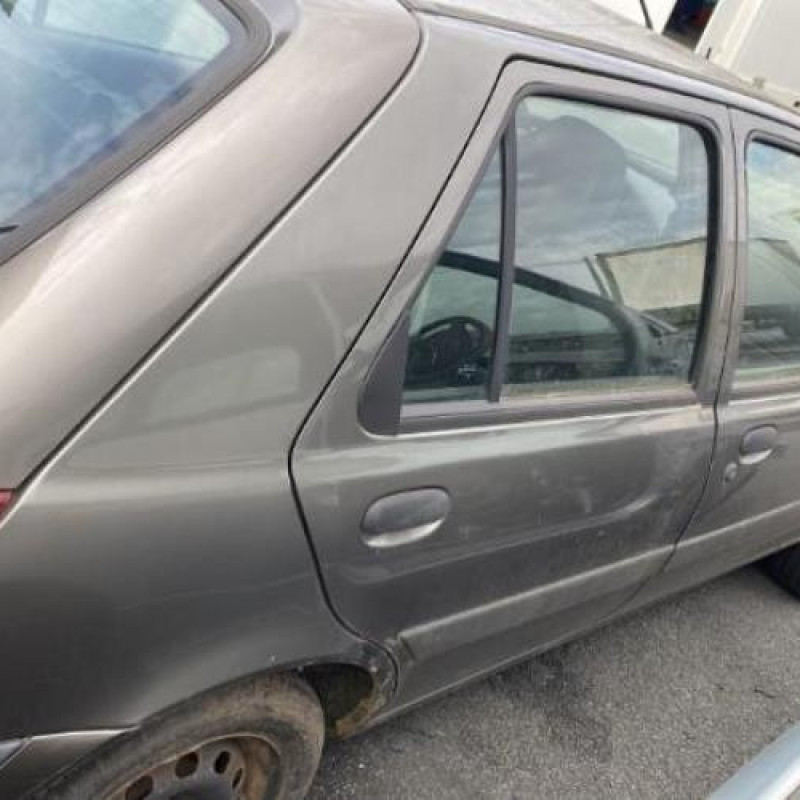 Pare choc avant FORD FIESTA 4 Photo n°13