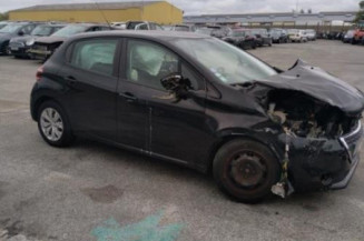 Calculateur moteur PEUGEOT 208 1