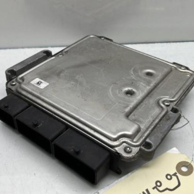 Calculateur moteur RENAULT CLIO 4 Photo n°4