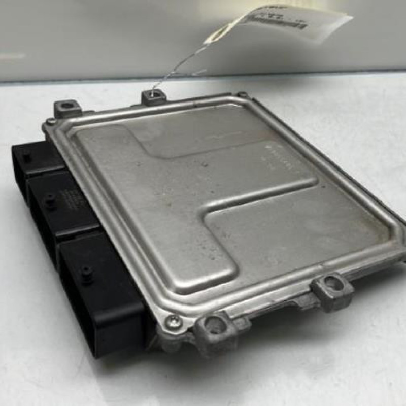 Calculateur RENAULT CLIO 4 Photo n°4