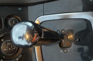 Calculateur moteur PEUGEOT 5008 1