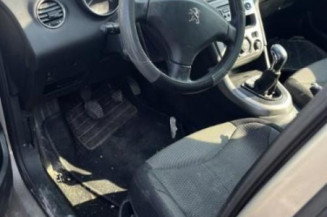 Calculateur moteur PEUGEOT 308 1
