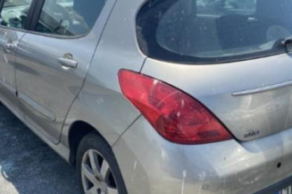 Calculateur moteur PEUGEOT 308 1