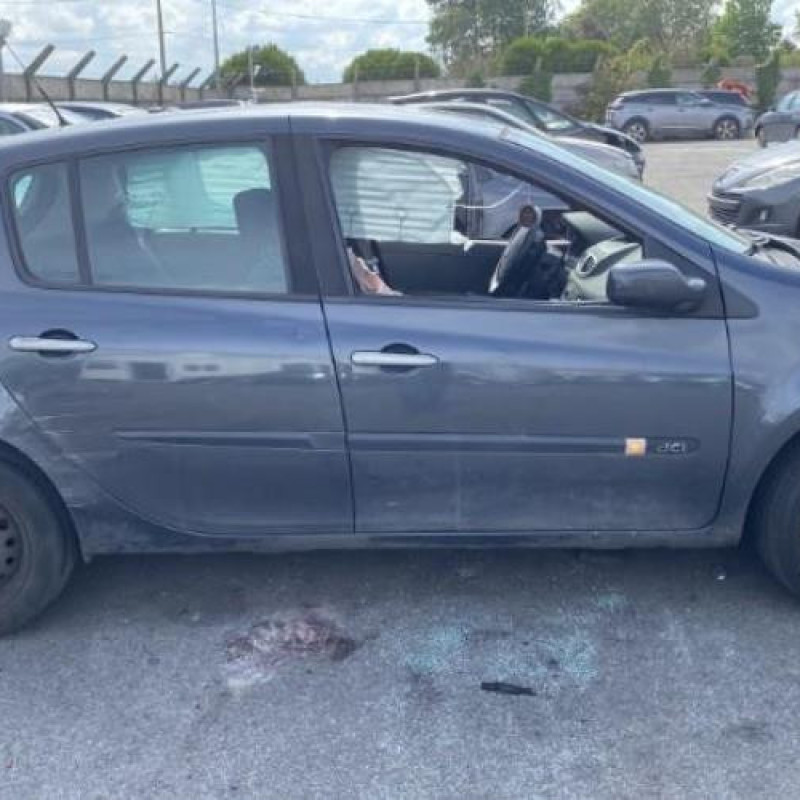 Feu arriere principal droit (feux) RENAULT CLIO 3 Photo n°14