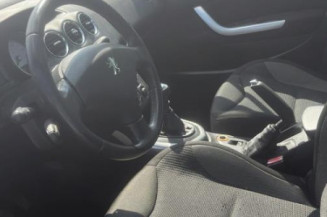 Calculateur moteur PEUGEOT 308 1