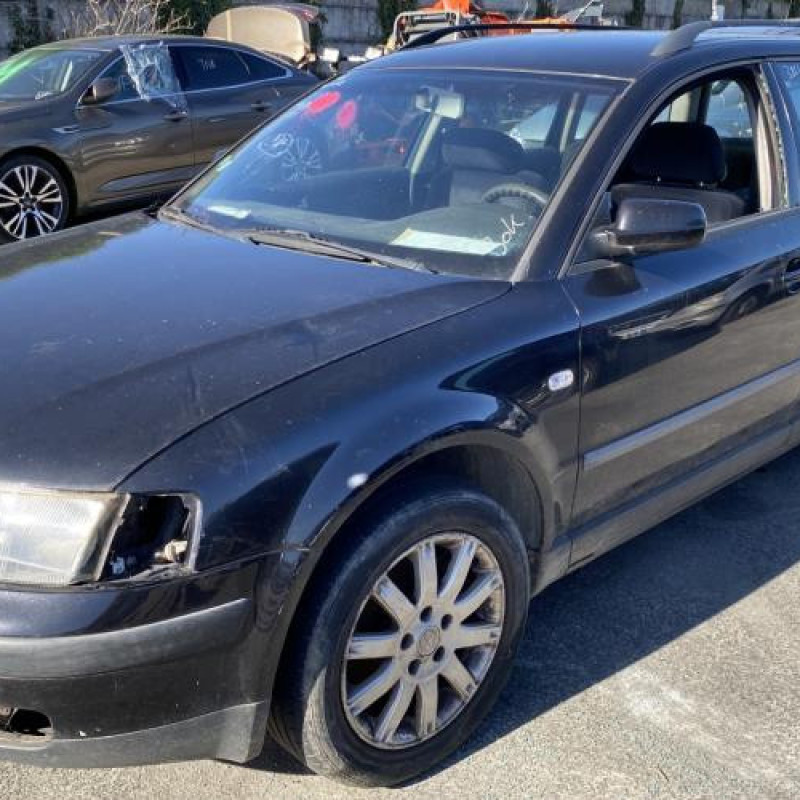 Feu arriere principal droit (feux) VOLKSWAGEN PASSAT 4 Photo n°4