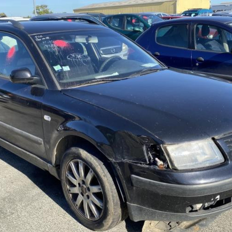 Feu arriere principal droit (feux) VOLKSWAGEN PASSAT 4 Photo n°5