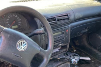 Feu arriere principal droit (feux) VOLKSWAGEN PASSAT 4